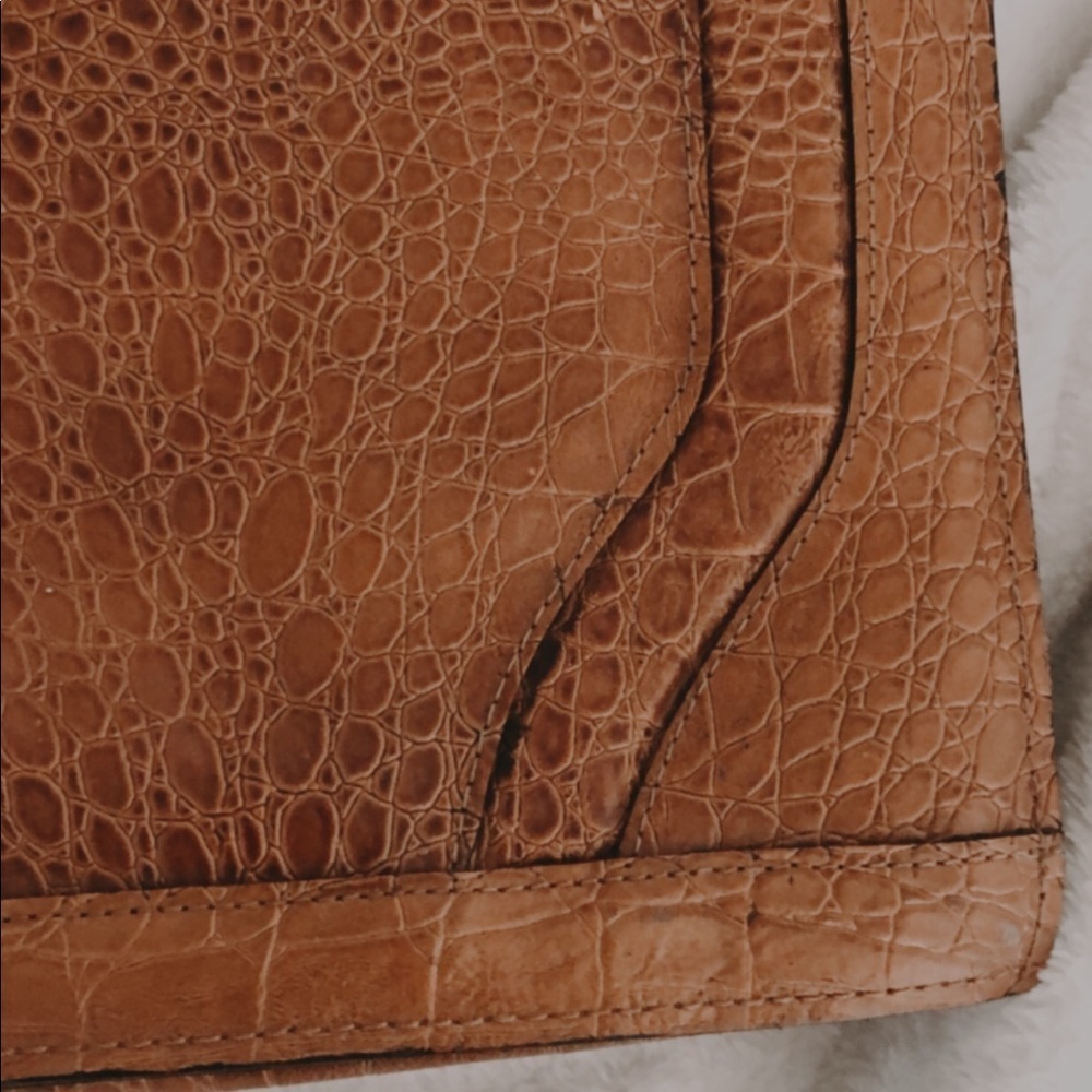 Briefcase Vintage - Looks like Croc! - Picture 6 of 13